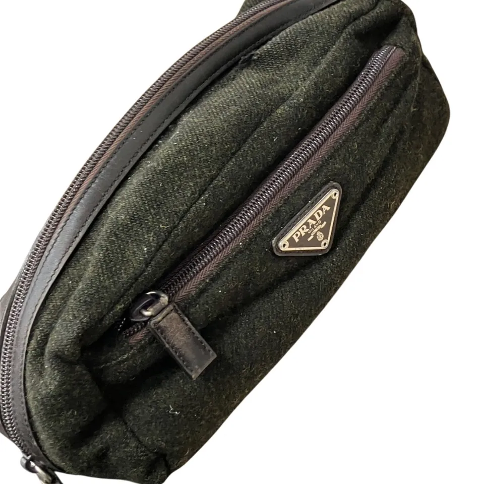 買取品のご紹介！プラダ ウール ポーチ